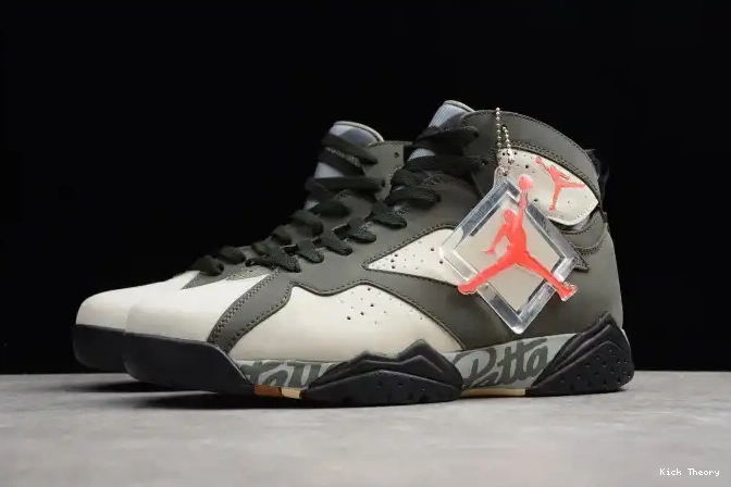 Kicktheory Air Patta Jordan Icicle 7 x AT3375-100 0521